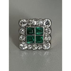 6519- Yellow Gold Signet Ring With Emeralds And Diamonds