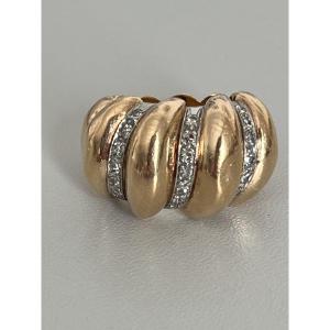 6776- Yellow Gold Ring With Diamonds