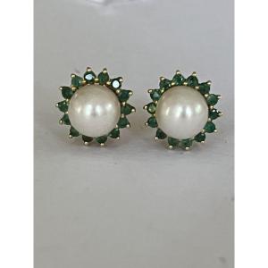 6617- Yellow Gold Akoya Pearl And Emerald Earrings