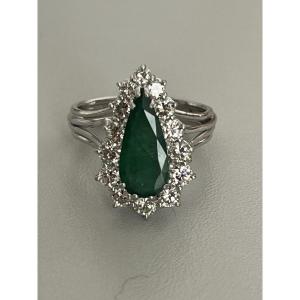 6769- White Gold Emerald Diamond Ring