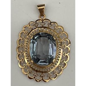 6815- Yellow Gold Blue Topaz Pendant