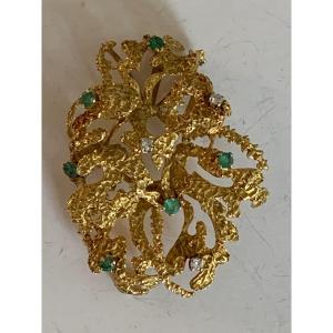 3251a - Textured Yellow Diamond And Emerald Pendant