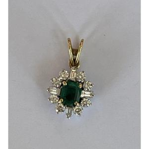 7037 - Yellow Gold Emerald And Diamond Pendant