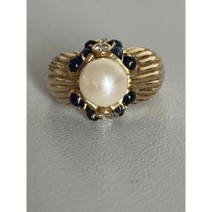 7185 - Yellow Gold Ring With Akoya Pearl, Sapphires, And Diamonds
