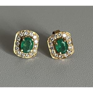 7188 - Yellow Gold Emerald And Diamond Earrings