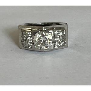 4480 - Art Deco Platinum And Diamond Ring (1.30 Ct In The Center)