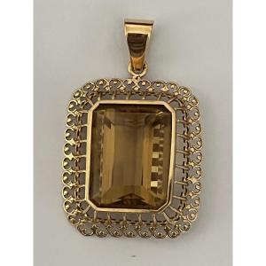 6803 - Important Yellow Gold Citrine Pendant