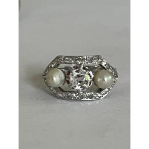 5811 - Art Deco Platinum Ring With Pearls And Diamonds (0.50 Ct In The Center)