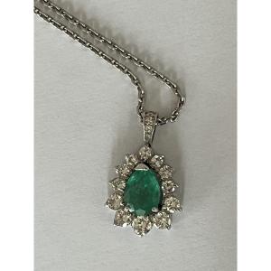 7427 - White Gold Necklace Emerald Pendant Pear 3.00 Ct Diamonds