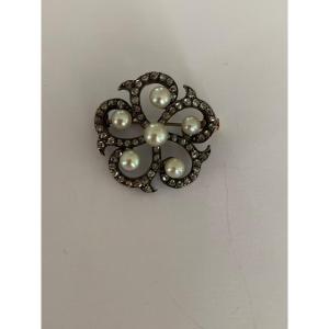 2210 - Antique White Gold Brooch Fine Diamond Beads