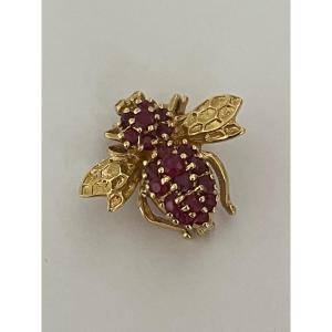 7154 - Vintage Yellow Gold Ruby Bee Brooch