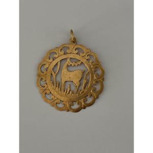 7363 - Yellow Gold Vintage Deer Pendant
