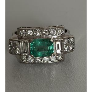 7448 - White Gold Emerald Diamond Ring
