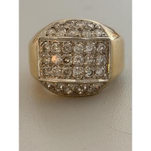 7462 - Large Yellow Gold Diamond Ring