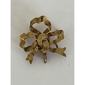 6883 - Vintage Textured Yellow Gold Pendant Brooch