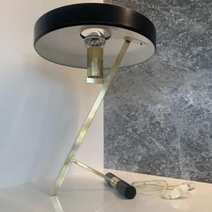 Diplomat Z-model Table Lamp By Louis Kalff For Philips