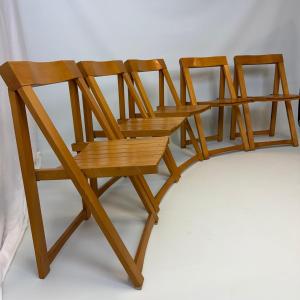 Folding Chairs By Drevounia