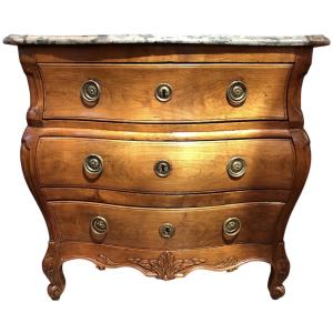 18th Century Chest Of Drawers In Natural Wood With Three Drawers And Curved Legs And Marble Top
