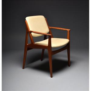 Danish Armchair Arne Vodder