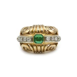 Vintage 18k Yellow Gold Scroll Ring Set With An Emerald And Old-cut Diamonds