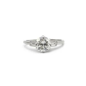750‰ White Gold Solitaire, Set With An Old-cut Diamond Of 1.30 Carats H Vs And 2 Diamonds