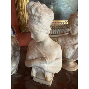 Lovely 18th Century Carare Marble / Bust Of A Young Girl