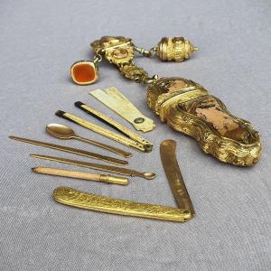 Chatelaine And Necessary 18th Century "pomponne" And Agate