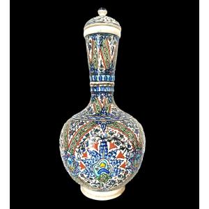 Covered Ottoman Bottle, Ceramic, Iznik, Turkey, 1900 - 1920, In Very Good Condition