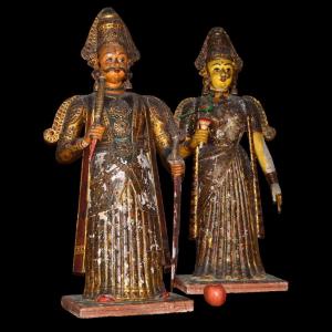 Important And Rare Pair Of Gangaur Statues, Rajasthan, India From The 19th Century