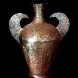 Kadjar Bat Vase, Chiseled Steel With Everted Lip, Ht 40 Cm, Persia, 19th Century