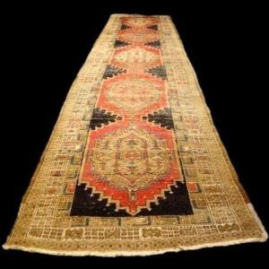 Sarab Rug, Also Known As "loafers," 103 X 455 Cm, Gallery Wall, Hand-knotted Wool, Iran, Late 19th/early 20th Century