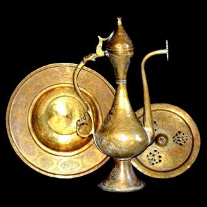Ewer And Basin, Ottoman Ibrik In Chased Brass With Calligraphy, Late 19th Century