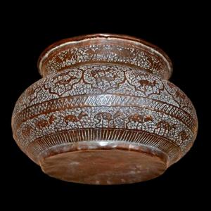 Indo-persian Copper Basin Chased With Chitals, 19th Century, Very Good Collector's Condition