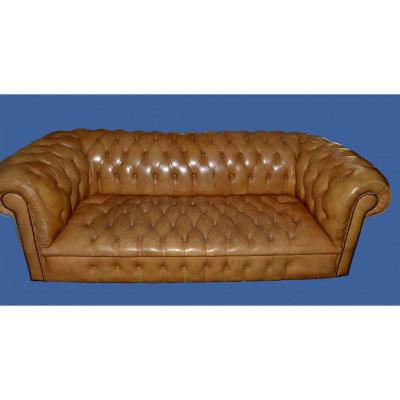 Canapé CHESTERFIELD vintage, cuir miel , 3 places, Angleterre vers 1970, en très bon état