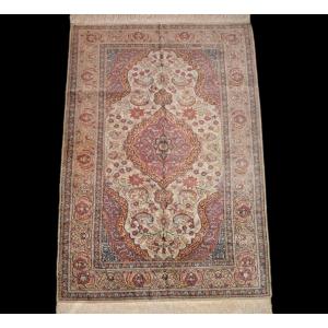 Kayseri Rug, Turkey, 122 Cm X 176 Cm, Hand-knotted Wool, Circa 1960/70 In Perfect Condition