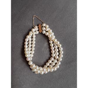 Three-strand Cultured Pearl Bracelet With 18k Gold Clasp And Chain, 19 Cm