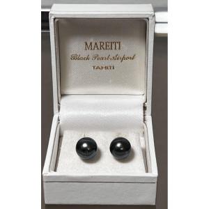 Pair Of Tahitian Pearl Earrings With 18k Gold Setting