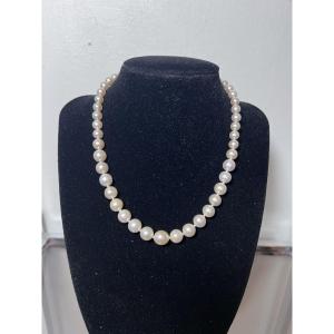 Necklace 49 Akoya Cultured Pearls 40 Cm With Platinum Emerald And Diamonds Clasp
