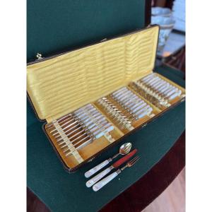 36 Dessert Cutlery Sets With Mother-of-pearl Handles And Silver Ferrule. 