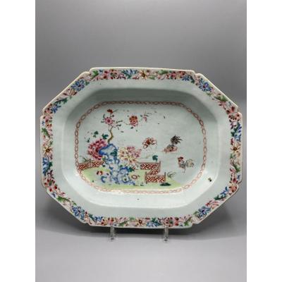 Octagonal Porcelain Dish, China, Famille Rose XVIII Century, Quianlong Period 1736-1795