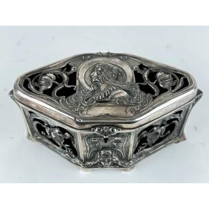 Art Nouveau Box