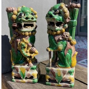 China Kangxi Period 1662-1722 Pair Of Large Fô Dogs