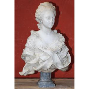 French School Of The 19th Century In The Style Of The 18th Century, Bust Of A Young Girl With A Garland Of Flowers.