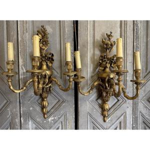 Italy Late 18th Early 19th Century Pair Of Louis XVI Style Wall Lights In Gilded And Carved Wood
