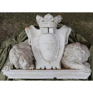 France, 17th Century, Sculpted White Marble Pediment, Coat Of Arms Of The Dukes Of Sully
