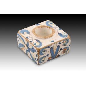 Inkwell. Glazed Ceramic. Talavera De La Reina, Spain, 17th Century.