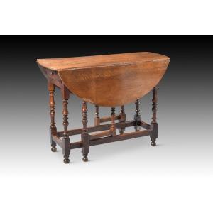Winged Table With Turned Legs. Walnut Wood. Spanish School, 18th Century.  