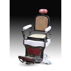 Barber's Chair. Iron, Porcelain, Etc. Triumph, Spain, Early 20th Century.