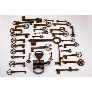 Collection Of Keys With Padlocks. Wrought Iron, From The 17th To The 19th Century.