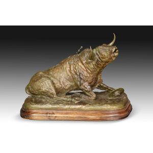 Bronze Sculpture, "wounded Bull". Signed "f. Bonilla Villalba" On The Base. 